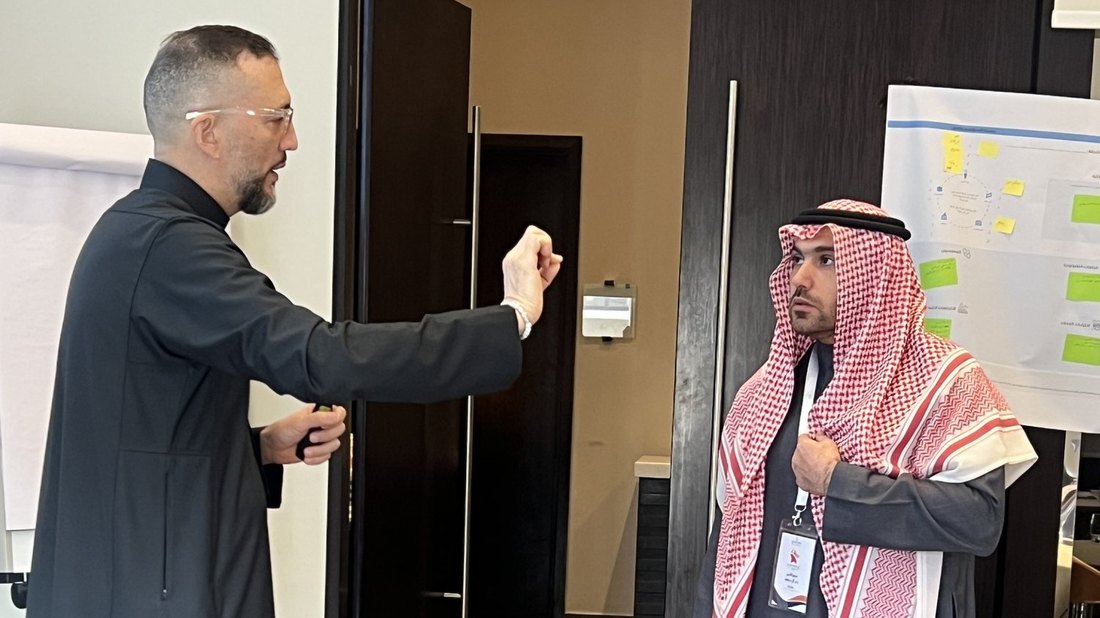 Suhail Algosaibi running a workshop for business owners